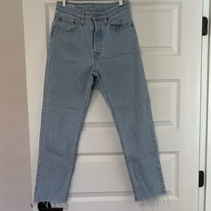 Levi’s Premium 501® Original Fit Jeans – Light Wash Raw Hem